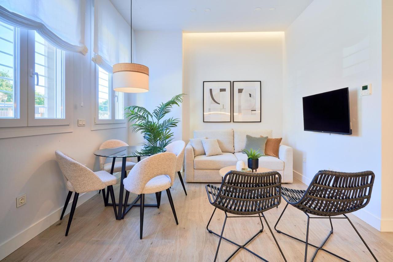 Lofts Parque De Huelin Apartment Malaga Exterior photo