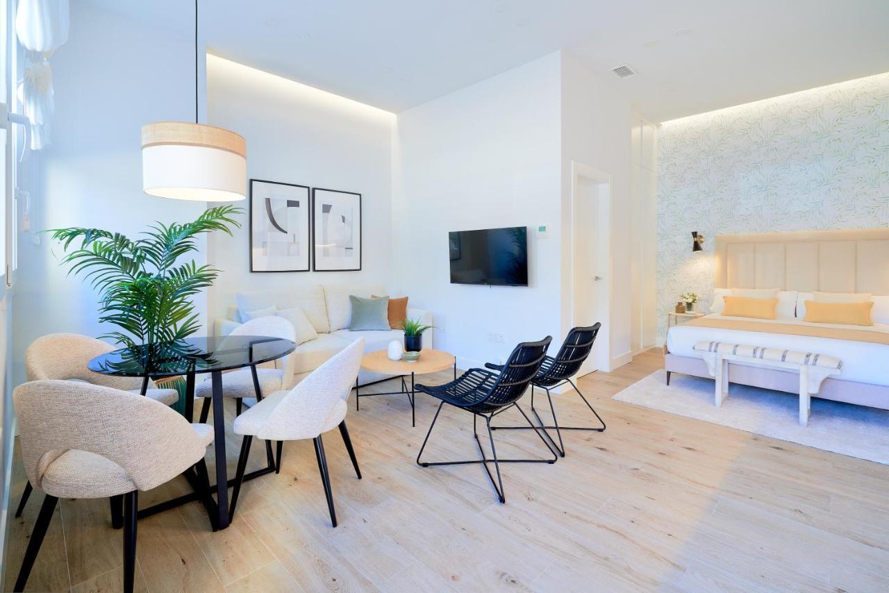 Lofts Parque De Huelin Apartment Malaga Exterior photo