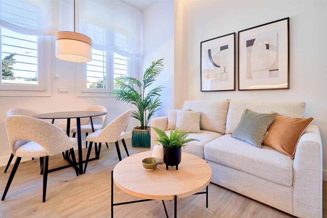 Lofts Parque De Huelin Apartment Malaga Exterior photo